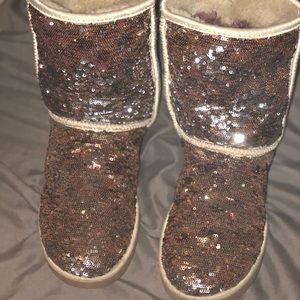 ❌SOLD❌Gold Sparkly ugg boots